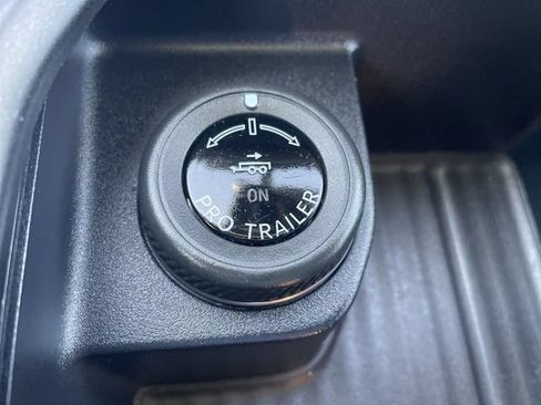 Used 2025 Ford Expedition Active RWD image 18