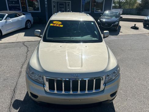 Used 2011 Jeep Grand Cherokee Laredo AWD/4WD image 7