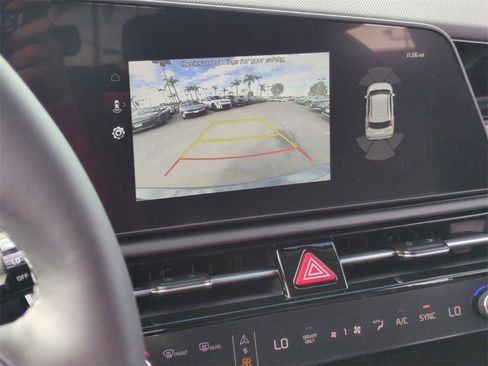 New 2025 Kia Niro SX Touring image 9