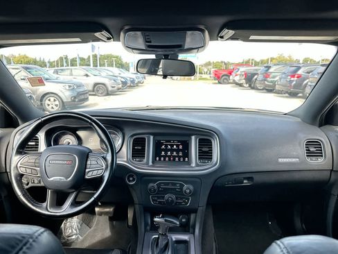 Used 2020 Dodge Charger SXT w/ Leather Interior Group image 20