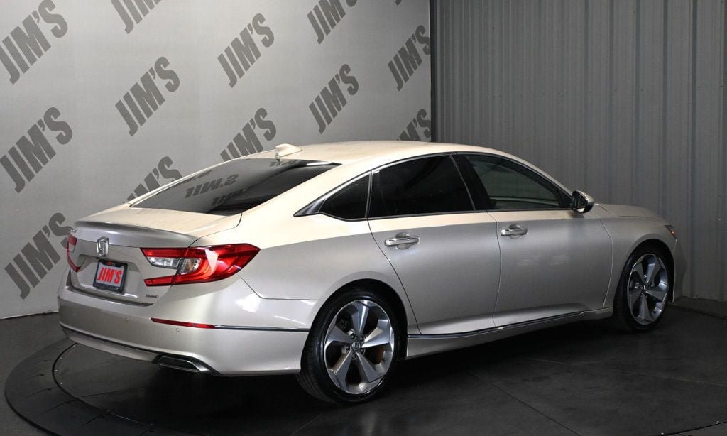 Used 2018 Honda Accord Touring image 5