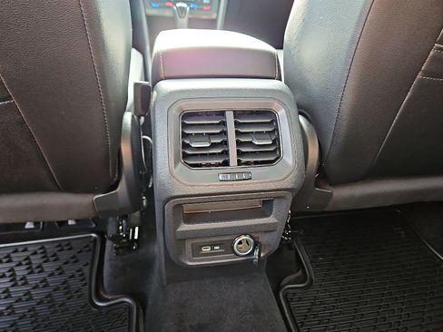 Certified 2023 Volkswagen Tiguan SE w/ Panoramic Sunroof Package image 8