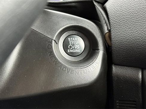 Used 2022 Jeep Renegade Latitude w/ Convenience Group image 26