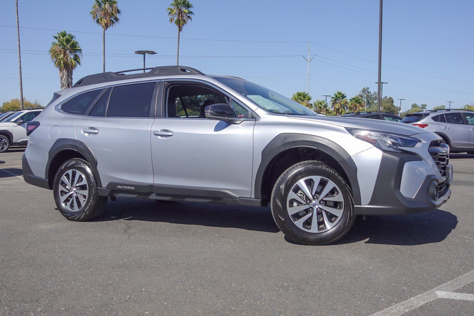 Certified 2025 Subaru Outback Premium AWD/4WD image 4