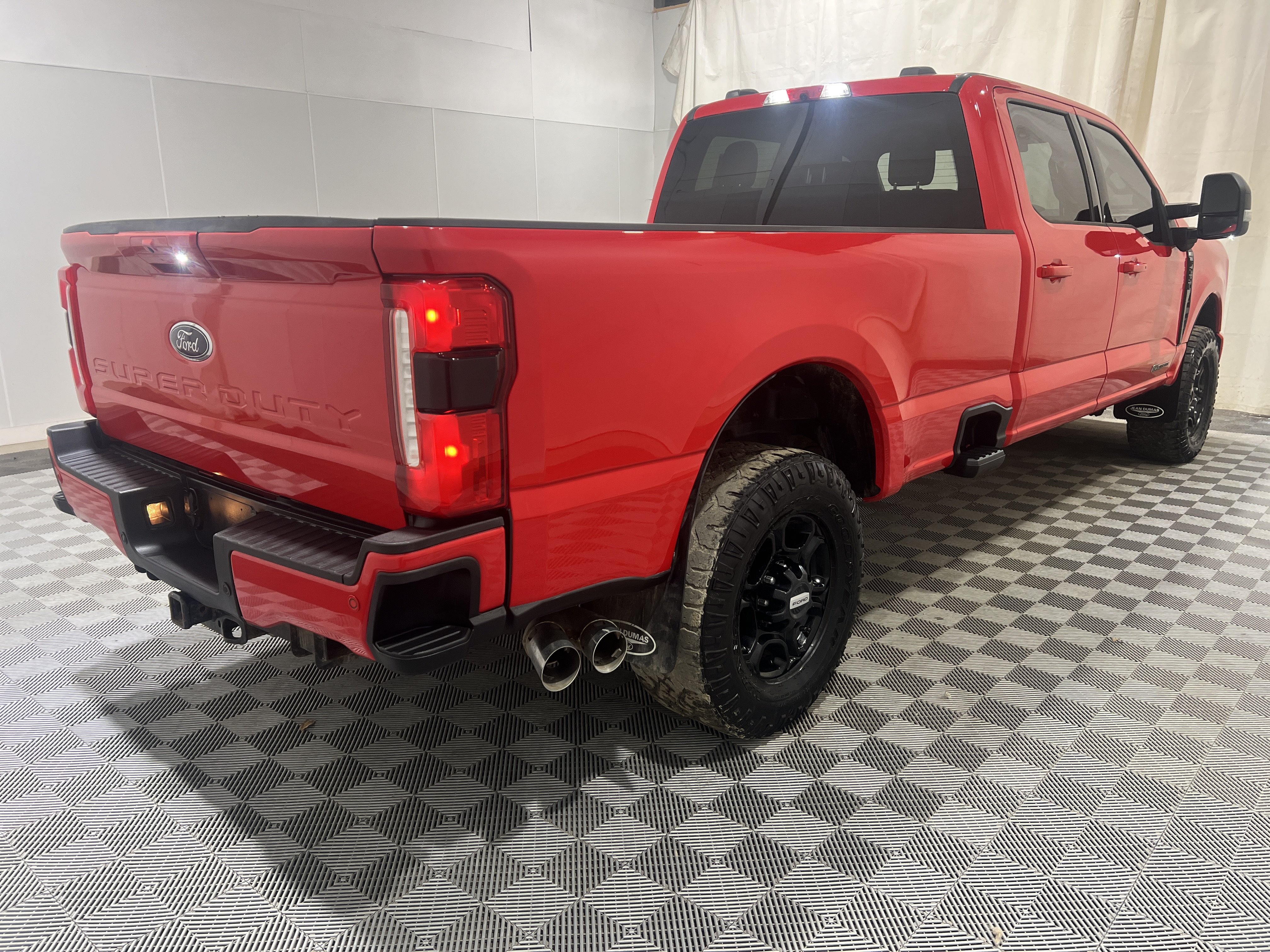 Used 2024 Ford F250 XLT w/ XLT Premium Package AWD/4WD image 3