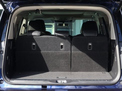 Certified 2025 INFINITI QX80 Luxe image 8