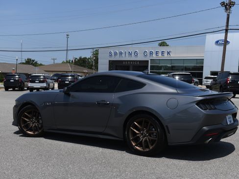Used 2025 Ford Mustang GT RWD image 6
