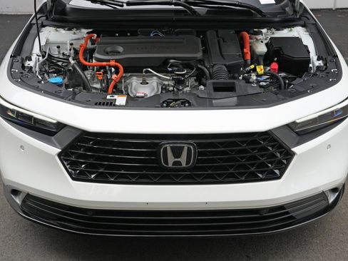 Used 2024 Honda Accord Touring image 7