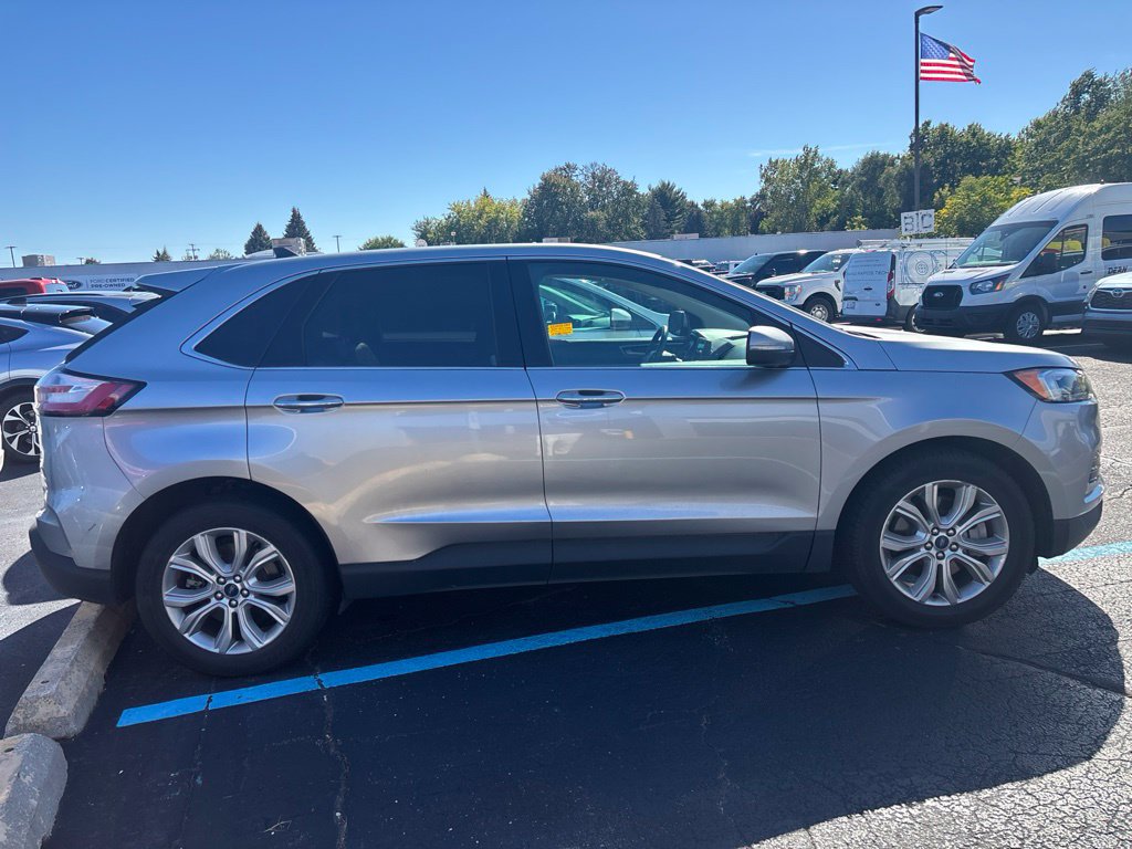 Used 2022 Ford Edge Titanium w/ Equipment Group 301A AWD/4WD image 4