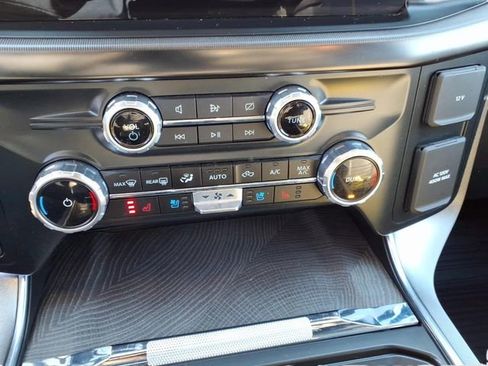 Used 2023 Ford F150 Platinum image 21