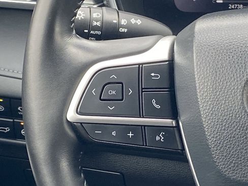 Used 2023 Toyota Highlander Platinum image 18