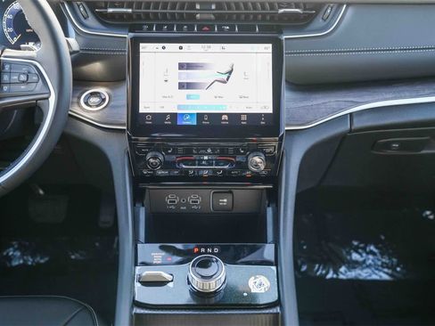 New 2025 Jeep Grand Cherokee Limited image 14