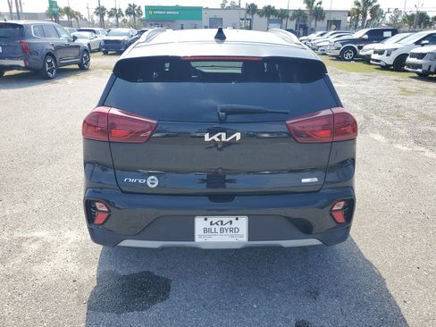 Used 2022 Kia Niro EX Premium image 5
