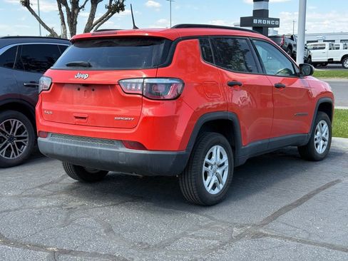 Used 2018 Jeep Compass Sport AWD/4WD image 3