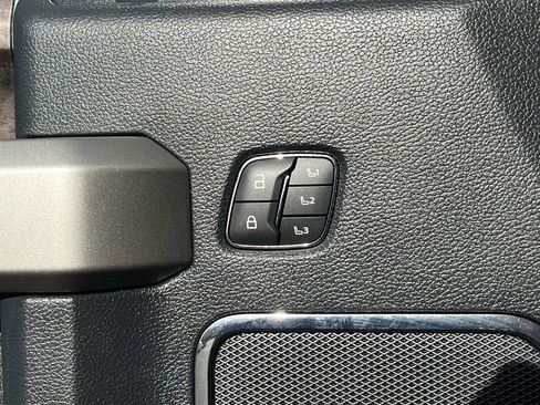 Used 2022 Ford F250 Lariat w/ Lariat Ultimate Package image 28