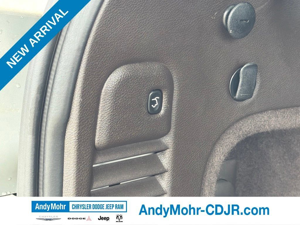 Used 2016 Jeep Grand Cherokee Summit AWD/4WD image 23