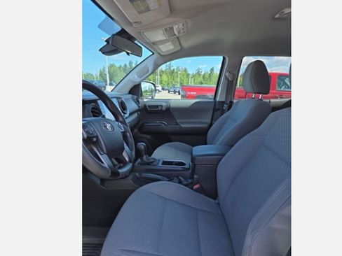 Used 2023 Toyota Tacoma SR AWD/4WD image 9