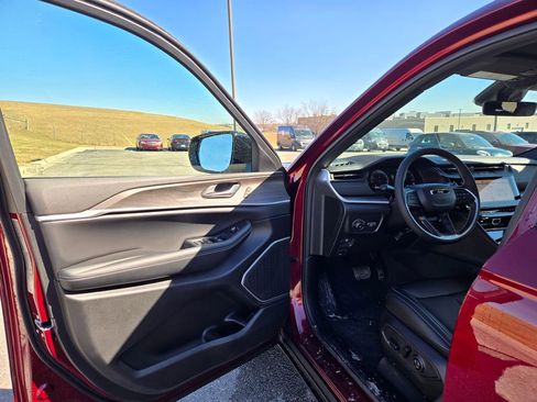 New 2026 Jeep Grand Cherokee Limited image 11