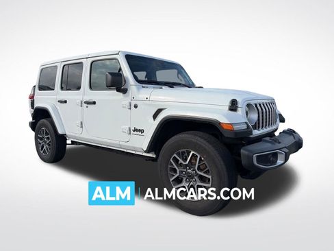 Used 2025 Jeep Wrangler Unlimited Sahara AWD/4WD image 1