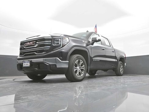 Used 2025 GMC Sierra 1500 SLT AWD/4WD image 34