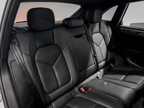 Used 2022 Porsche Macan GTS AWD/4WD image 32