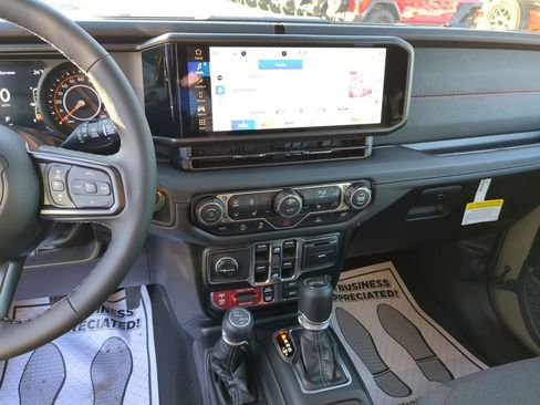 New 2026 Jeep Wrangler Unlimited Rubicon image 18