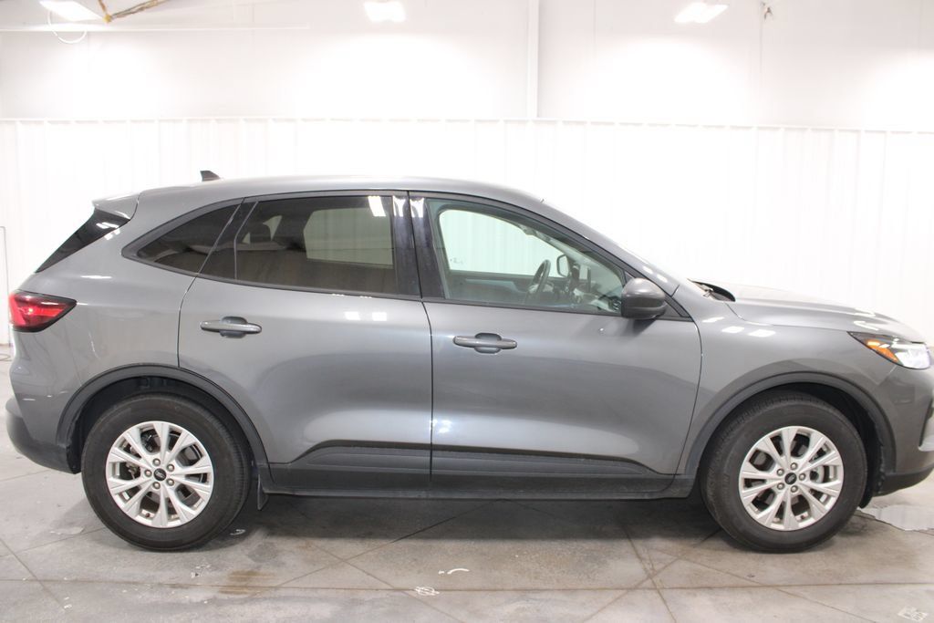 Used 2025 Ford Escape Active FWD image 11
