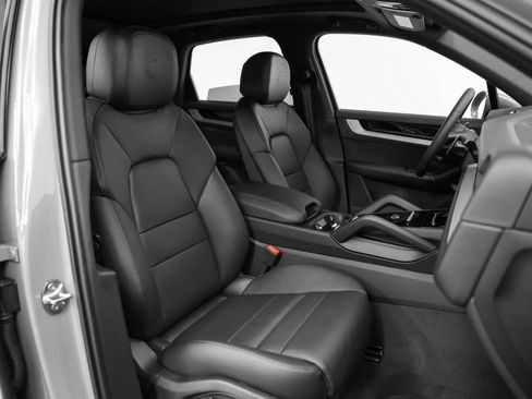 New 2025 Porsche Cayenne E-Hybrid image 55