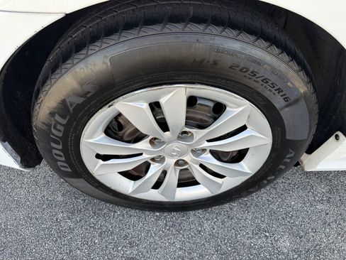 Used 2011 Hyundai Sonata GLS image 15