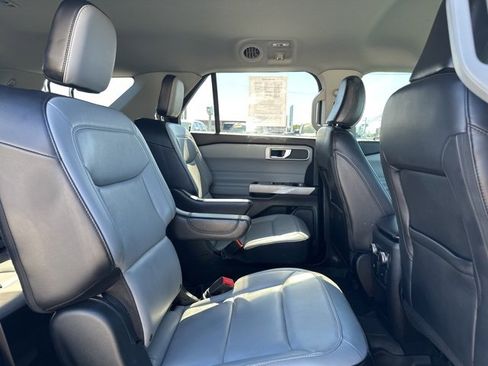 Used 2021 Ford Explorer XLT w/ Equipment Group 202A image 26