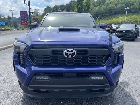 New 2025 Toyota Tacoma TRD Sport image 5