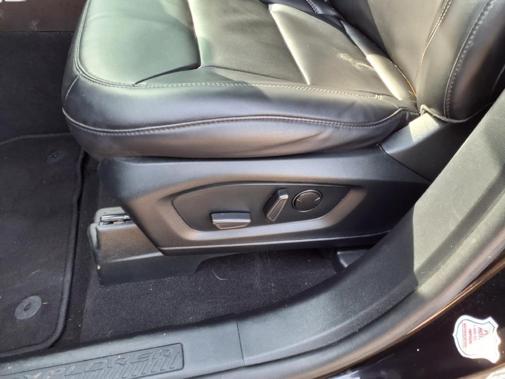 Used 2023 Ford Explorer XLT w/ Equipment Group 202A RWD image 21