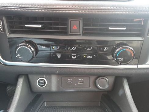 Used 2021 Nissan Rogue S image 30