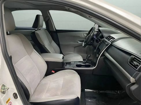 Used 2017 Toyota Camry XSE w/ Advanced Technology Package FWD image 14