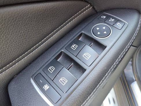 Used 2018 Mercedes-Benz GLS 450 4MATIC image 33
