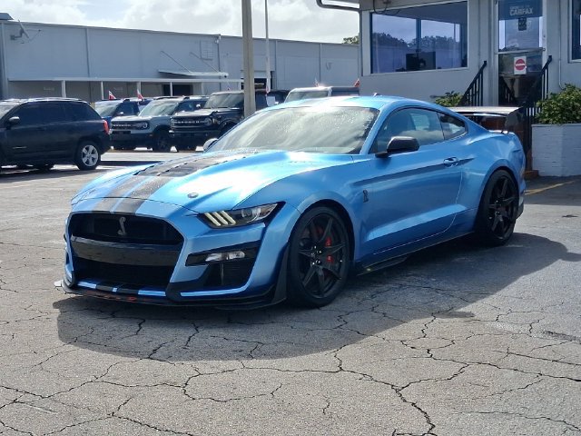 Used 2022 Ford Mustang Shelby GT500 w/ Carbon Fiber Track Pack RWD image 2