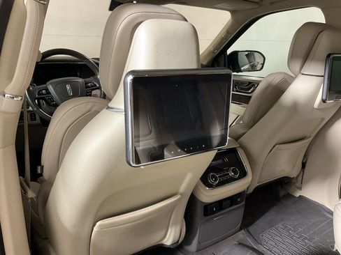 Used 2019 Lincoln Navigator L Reserve image 30