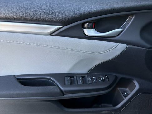 Used 2020 Honda Civic EX image 10