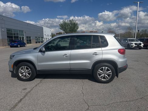 Used 2013 Volkswagen Tiguan S image 8