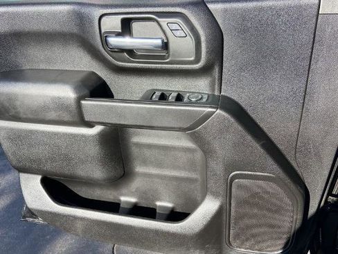 Used 2024 Chevrolet Silverado 2500 Custom w/ Custom Value Package image 17