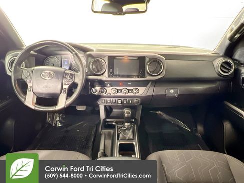 Used 2019 Toyota Tacoma TRD Off-Road w/ Technology Package AWD/4WD image 7
