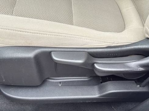 Used 2023 Chevrolet Traverse LS FWD image 31
