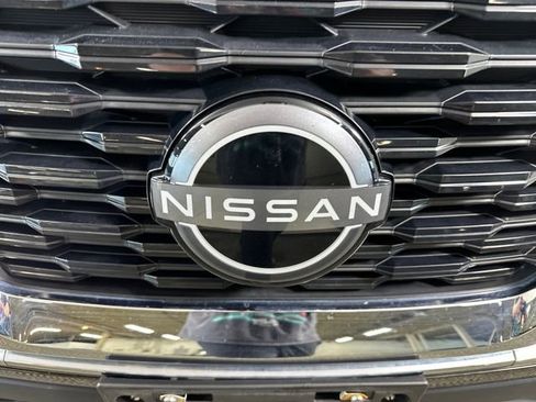 Used 2023 Nissan Rogue SV w/ SV Premium B Package image 9