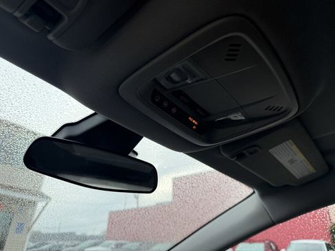 Used 2017 Chevrolet Volt LT w/ Comfort Package image 19