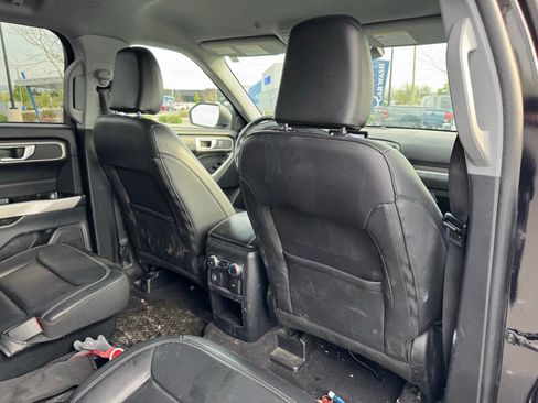 Used 2021 Ford Explorer XLT w/ Equipment Group 202A AWD/4WD image 6