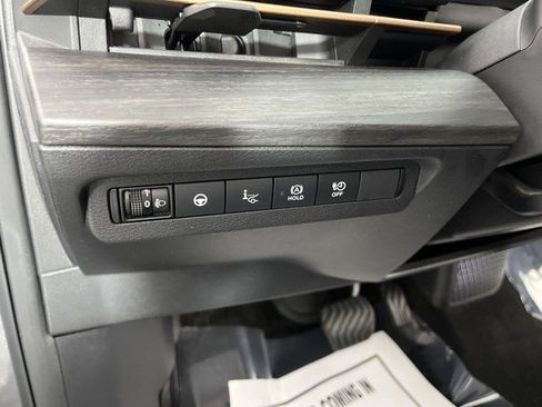 Used 2023 Nissan Ariya FWD image 28