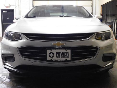 Used 2018 Chevrolet Malibu LT w/ Driver Confidence Package image 9