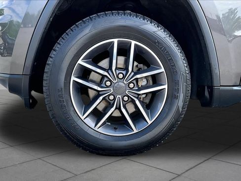 Used 2019 Jeep Grand Cherokee Limited AWD/4WD image 11