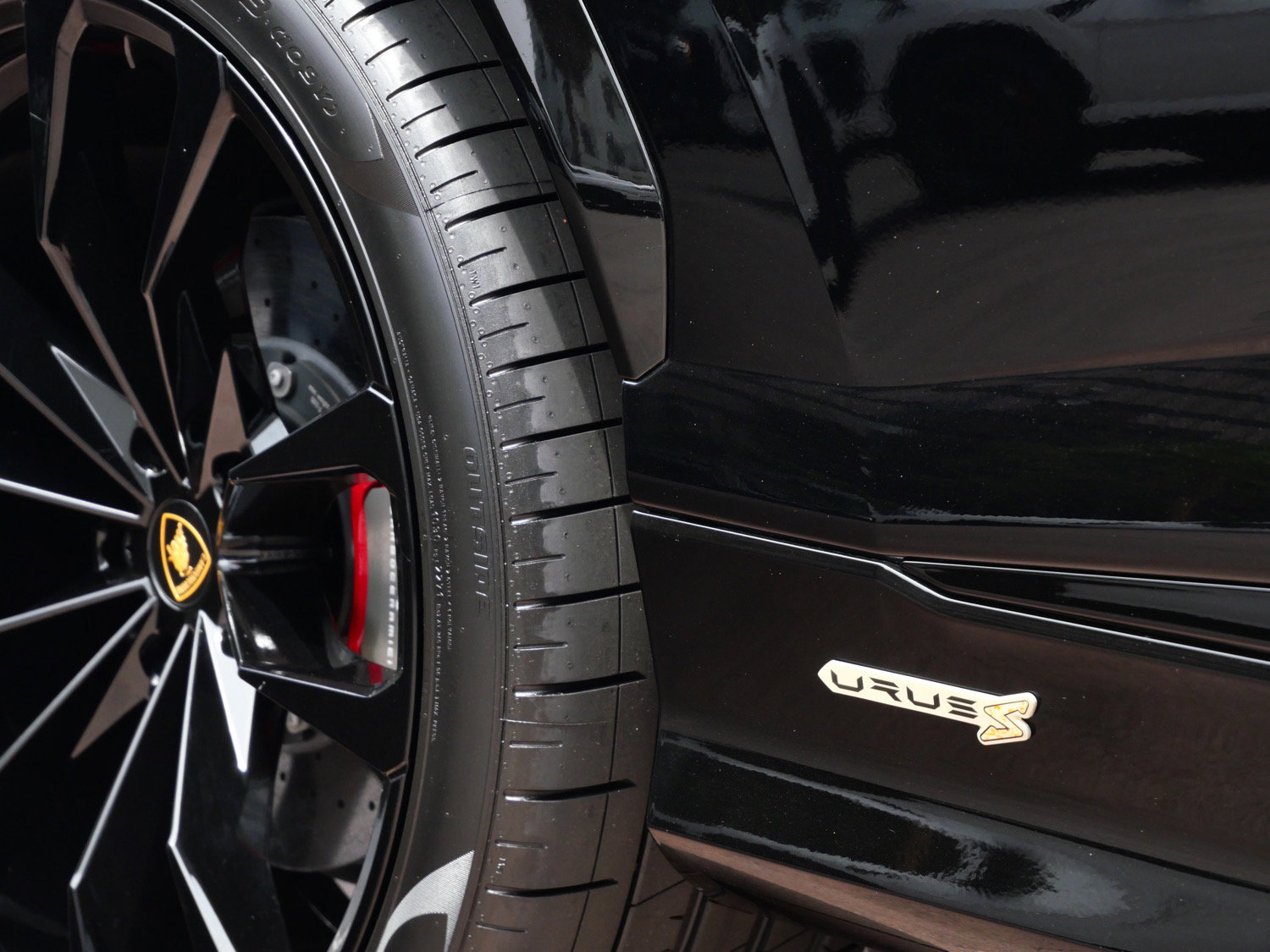 Used 2024 Lamborghini Urus S AWD/4WD image 10