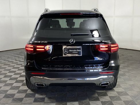 Used 2025 Mercedes-Benz GLB 250 4MATIC image 9